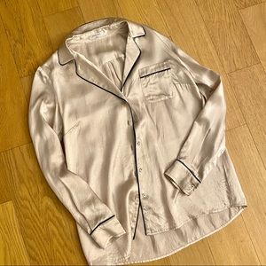 Aritzia Babaton silky blouse shirt